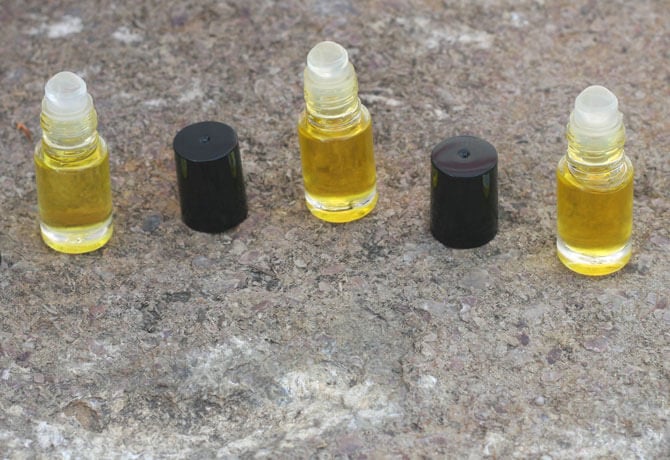DIY Fruity Eessential Oil Roll-On Perfume Recipe